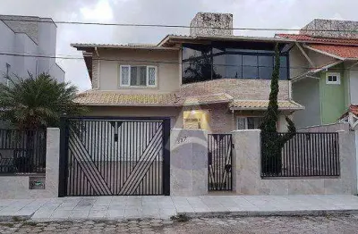 Casa com 4 dormitórios à venda, 241 m² por r$ 1.800.000,00 - carianos - florianópolis/sc
