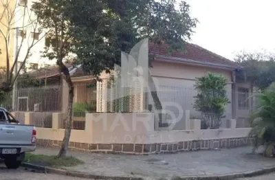Casa com 3 quartos à venda na rua doutor oscar bittencourt, 117, menino deus, porto alegre por r$ 580.000