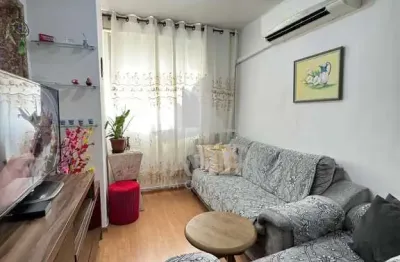 Apartamento com 2 quartos à venda na rua joaquim de carvalho, 30, vila nova, porto alegre por r$ 260.000