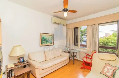 Apartamento com 3 quartos à venda na rua comendador azevedo, 464, floresta, porto alegre por r$ 299.000