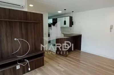 Apartamento com 2 quartos para alugar na rua joaquim de carvalho, 650, vila nova, porto alegre por r$ 1.350