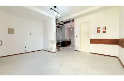 Casa em condomínio fechado com 3 quartos à venda na avenida monte cristo, 100, vila nova, porto alegre por r$ 218.000