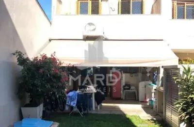 Casa com 3 quartos à venda na rua claudio da silva pinto, 244, espírito santo, porto alegre por r$ 580.000