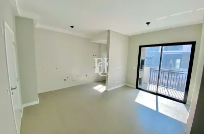 Apartamento novo com sacada gourmet a 750m da praia – cachoeira do bom jesus