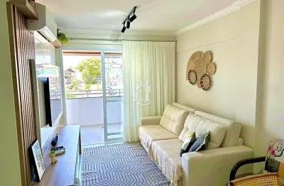 Apartamento amplo a poucos passos do mar, com charme e conforto impecáveis na cachoeira do bom jesus