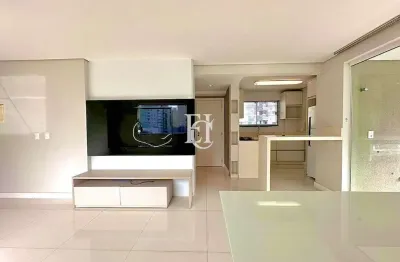 Apartamento com privacidade e vista para o mar a poucos passos da praia de itapema