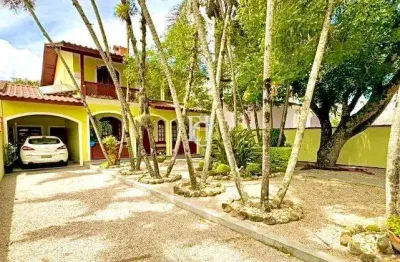 Casa ampla com 4 dormitórios, quintal e energia solar no sertão do maruim