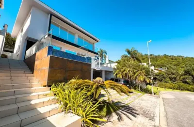 Oportunidade rara: porteira-fechada — um refúgio de conforto, privacidade e vista mar