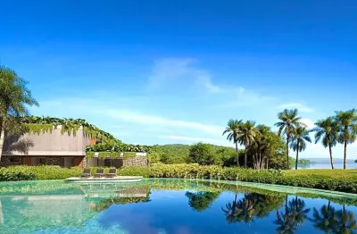 Mansão suspensa na lagoa — sofisticação, vista panorâmica e conforto