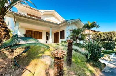 Residência com piscina e 4 suítes no coração de jurerê internacional