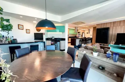 Cobertura linear na lagoa – vista panorâmica e piscina privativa