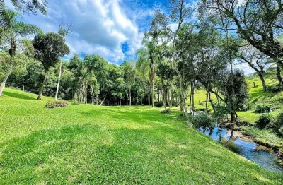 Refúgio de charme e tranquilidade com riacho privativo em rancho queimado