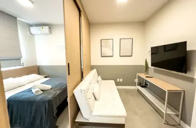 Studio mobiliado com vista mar — investimento inteligente no centro