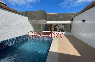 Casa duplex sobreposta alta com 4 suítes, piscina, deck, churrasqueira, 2 vagas por R$1.800,00 no Boqueirão em Santos