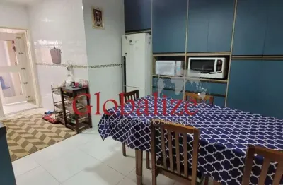 Apartamento 2 dormitórios, vaga demarcada, dependência completa no Campo Grande em Santos por R$580.000,00