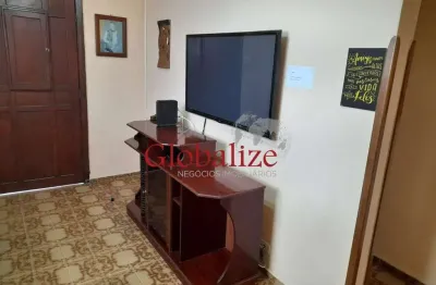 Casa térrea bem grande em Santos na Ponta da Praia com 3 dormitórios e edícula nos fundos à venda por R$ 980.000,00