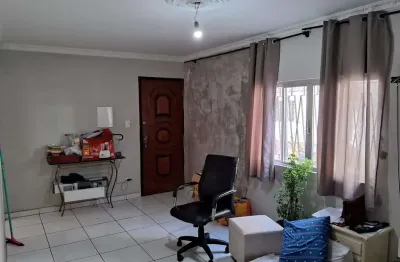 Apartamento térreo de 3 dormitórios em Santos na Aparecida no BNH, reformado à venda por R$ 370.000,00