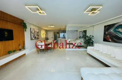 Apartamento 03 dormitórios todo reformado no Gonzaga próximo da praia por R$2.500.000,00