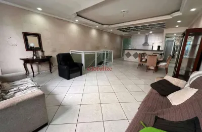 Sobrado à venda com 220m², 3 quartos, 2 suítes, 8 vagas por R$800.000,00 na Vila Mathias em Santos