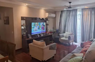 Belo apartamento em Santos de frente no bairro do Campo Grande com 3 dormitórios e com sacada por R$ 640.000,00.