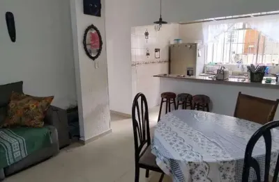 Sobrado em Vilagio de frente pra rua em Santos na Pompéia com 2 dormitórios por apenas R$ 800.000,00