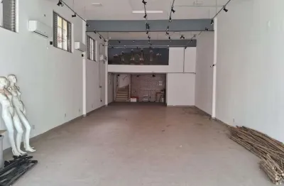 Prédio Comercial em Santos entre o bairro da Aparecida e Ponta da Praia por : R$ 2.900.000,00