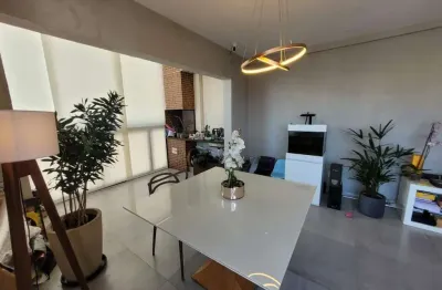 Apartamento duplex r$940.000,00 03 dormitórios, com varanda e churrasqueira grill, 02 vagas demarcadas, cozinha planejada, localização privilegiada