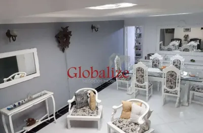 Casa à venda com 220m², 3 suítes, closet, 2 vagas, churrasqueira por R$1.277.000,00 na Encruzilhada em Santos