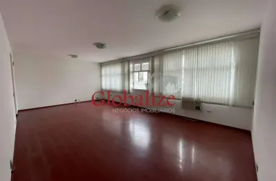 Apartamento à venda condomínio frente ao mar no gonzaga com 2 dormitórios, sala, wc, cozinha, àrea de serviço, d. Empregada completa por r$900.000,00