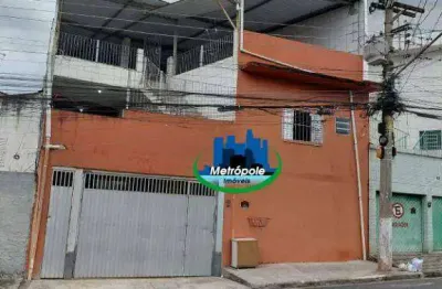 Excelente casa para locação na Vila Barros, porém a casa não é independente.