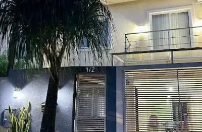 Excelente oportunidade de morar em uma casa com acabamentos de qualidade e localização privilegiada!
