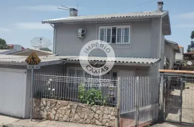 Sobrado com entrada individual, 03 dormitórios, sendo 01 suíte, localizado no bairro esplanada.