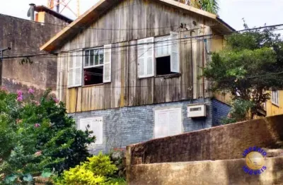 Império imóveis vende casa no bairro panazzolo; tendo 03 dormitório