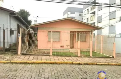 Império imóveis,vende casa mista, localizada no bairro pio x.;03 dor