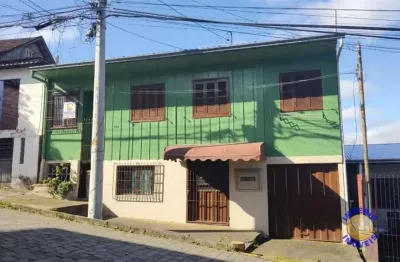 Império imóveis, vende casa mista, localizada no bairro rio branco.;