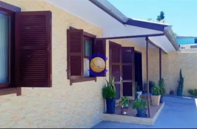 Império imóveis vende; casa localizada no bairro desvio rizzo; com 0