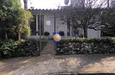 Império imóveis, vende casa semimobiliada, localizada no bairro petr