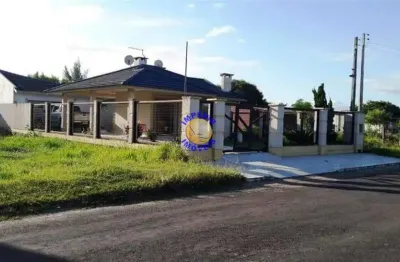 Império imóveis, vende casa, localizada no balneário perola em arro