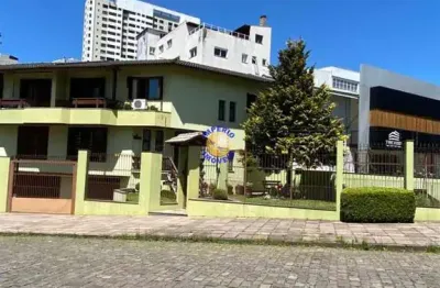 Império imóveis, vende casa semimobiliada, localizada no bairro cinq
