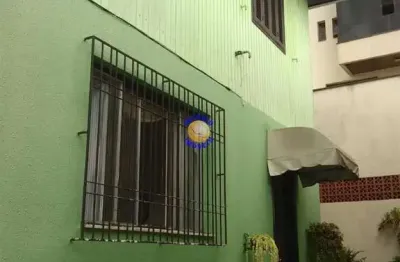Império imóveis, vende casa de fundos, com 02 moradias, localizada no bairro rio branco.