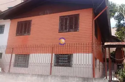 Império imóveis, vende casa semimobiliada de fundos  c/ 02 pisos, lo