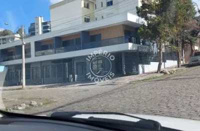 Império imóveis, vende sobrado, localizado no bairro santa catarina.