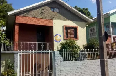 Império imóveis, vende casa, localizada no bairro floresta.; constit