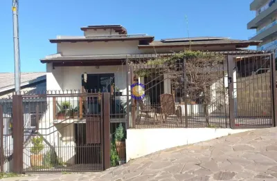 Império imóveis, vende casa, localizada no bairro rio branco.; const