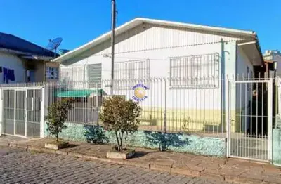 Império imóveis, vende casa semimobiliada, localizada no bairro flor