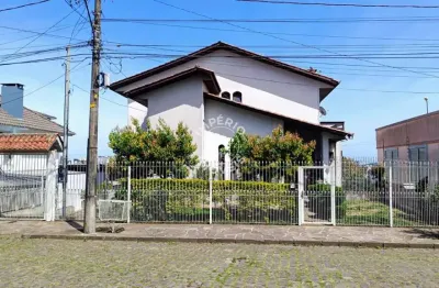 Império imóveis, vende casa semimobiliada, localizada no bairro rio branco.