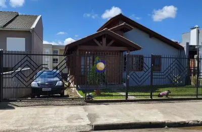 Império imóveis, vende casa em mista com madeira nobre, localizada n