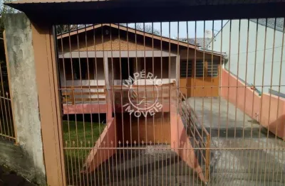 Casa independente em  03 quartos com pátio  bairro são cristóvão.