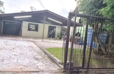 Casa mista 02 moradias com 05 dormitórios, localizada no bairro arco baleno.