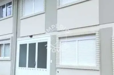 Excelente sobrado mobiliado com entrada coletiva - 02 dormitórios -localizado no bairro salgado filho.